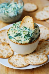 via: http://juliasalbum.com/2014/10/spinach-and-spaghetti-squash-dip-recipe/